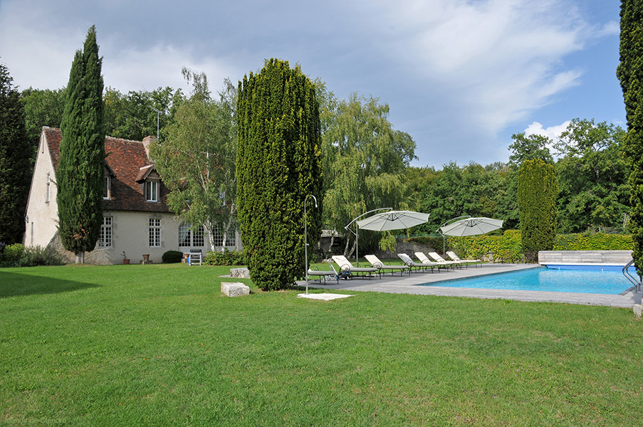 La piscine et la Maison de Clénord